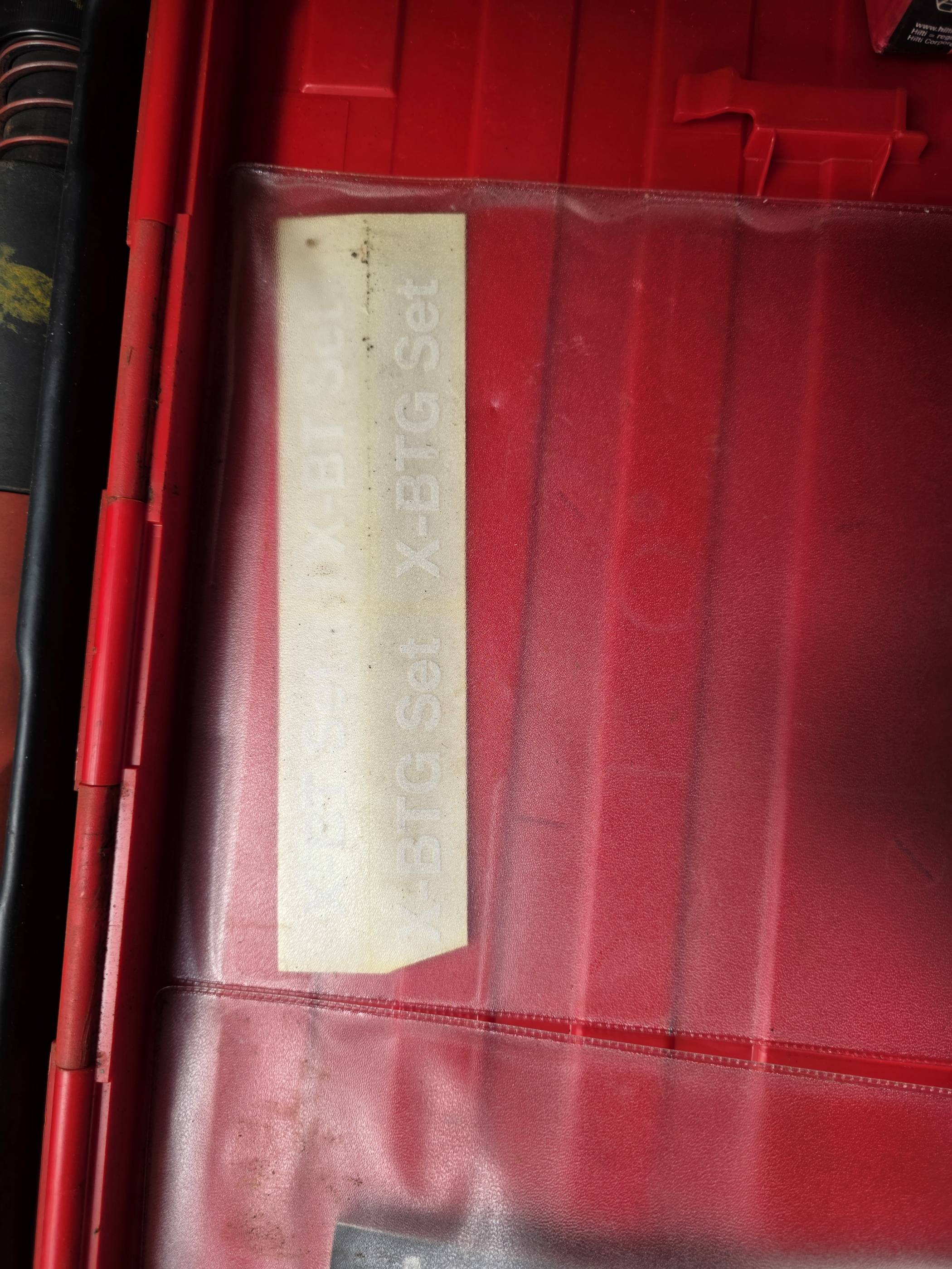 Hilti DX 351-BT Barutlu Çivi Çakma Tabancası